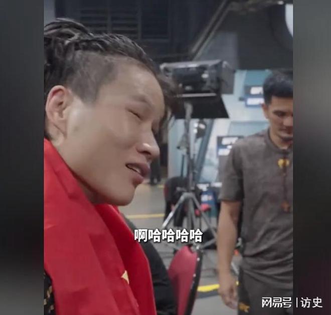 的细节苏亚雷斯的丈夫也在台下还向她使眼色尊龙凯时人生就是搏平台张伟丽分享比赛时(图19)