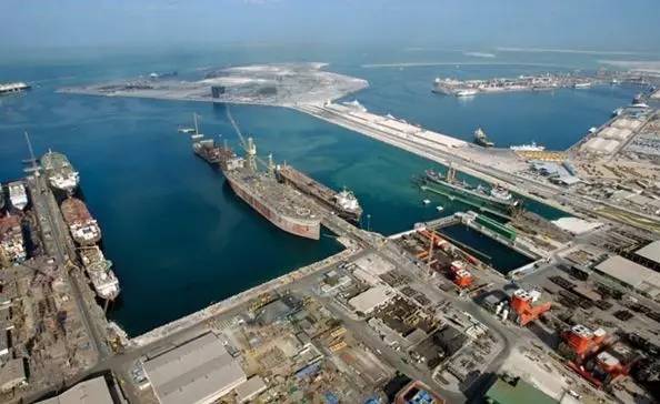 村到世界最壕城市迪拜究竟是如何逆袭的？尊龙AG人生就是博短短20年从沙漠小渔(图2)